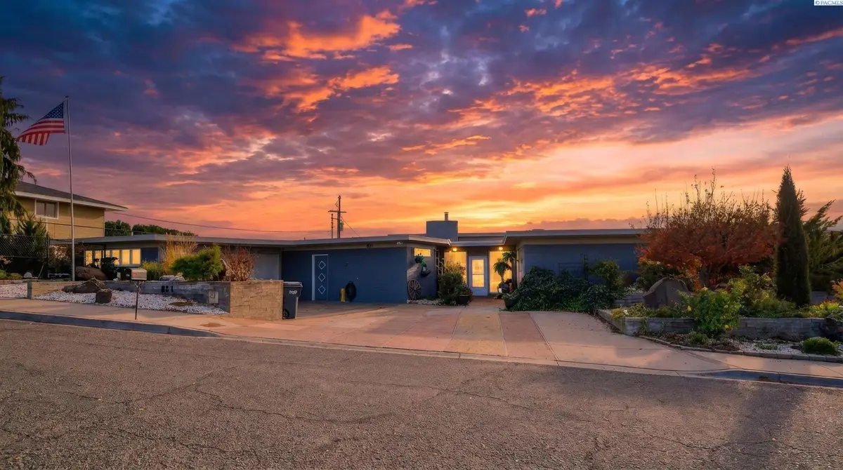 821 Skyline Dr, Sunnyside, WA 98944 - Image #1