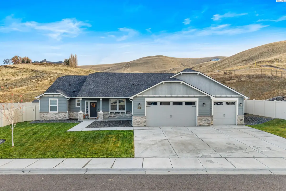 234 Ladera St, Prosser, WA 99350 - Image #1