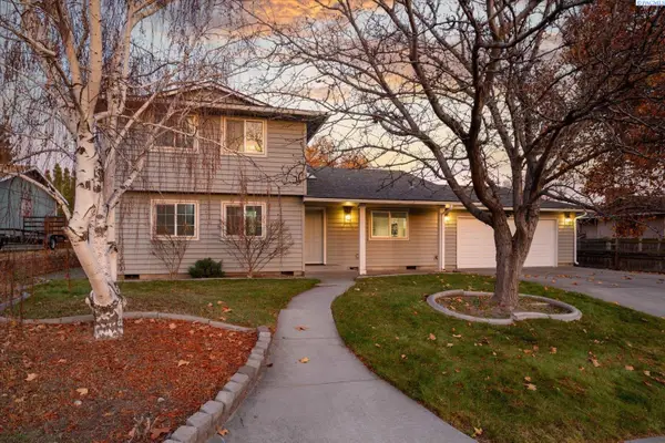 5121 Dove Ln, West Richland, WA 99353