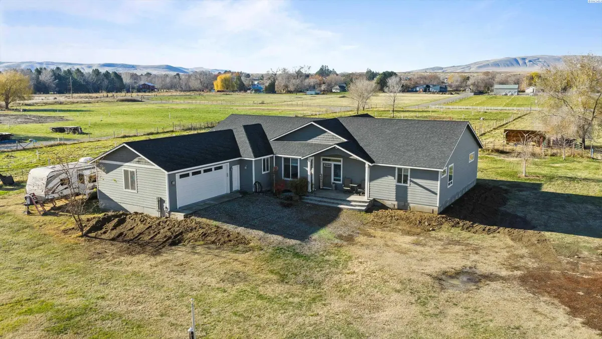 97306 N Snively, West Richland, WA 99353 - Image #1