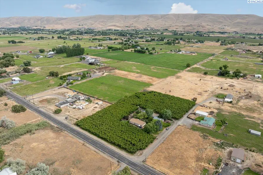 164901 W Old Inland Hwy, Prosser, WA 99350 - Image #2
