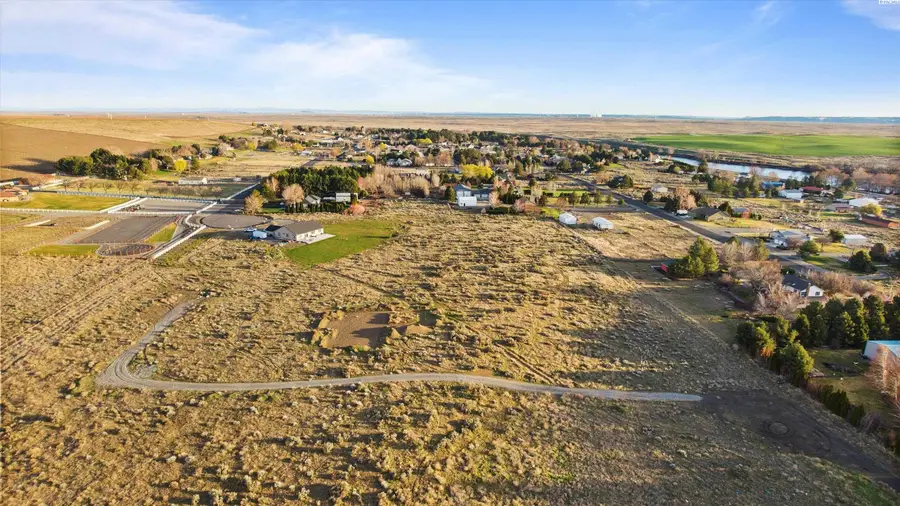 E Carel Ln, West Richland, WA 99353 - Image #2