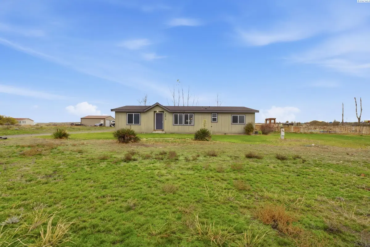 68610 E Bluesky Pr Se, Plymouth, WA 99346 - Image #1