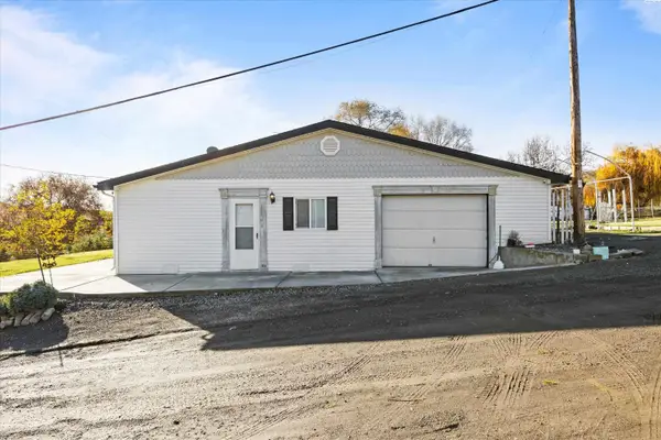 41 4th, Eltopia, WA 99330