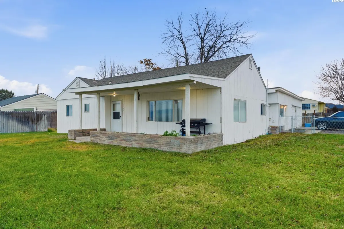 1107 11th Street, Benton City, WA 99320 - Image #1