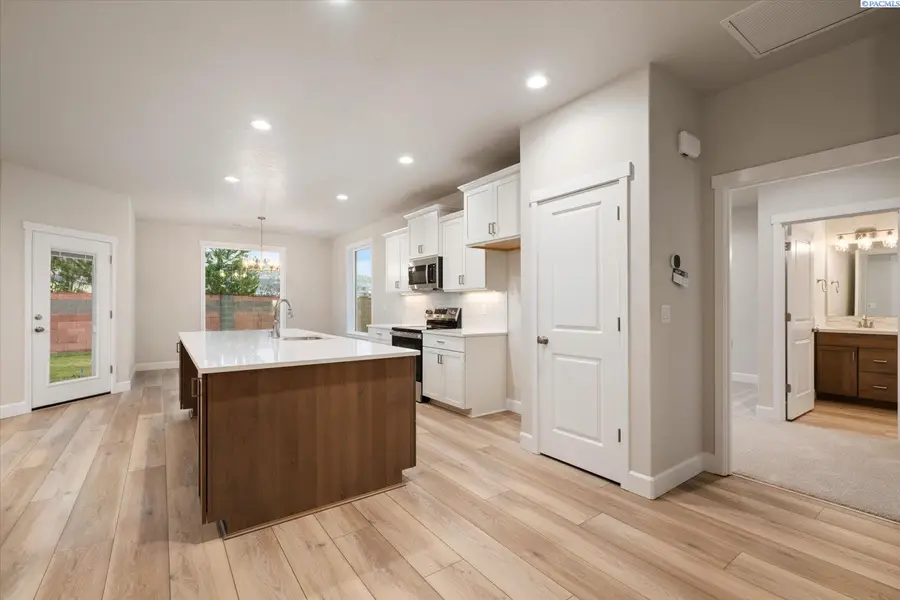 6958 W 31st Ave., Kennewick, WA 99338 - Image #3