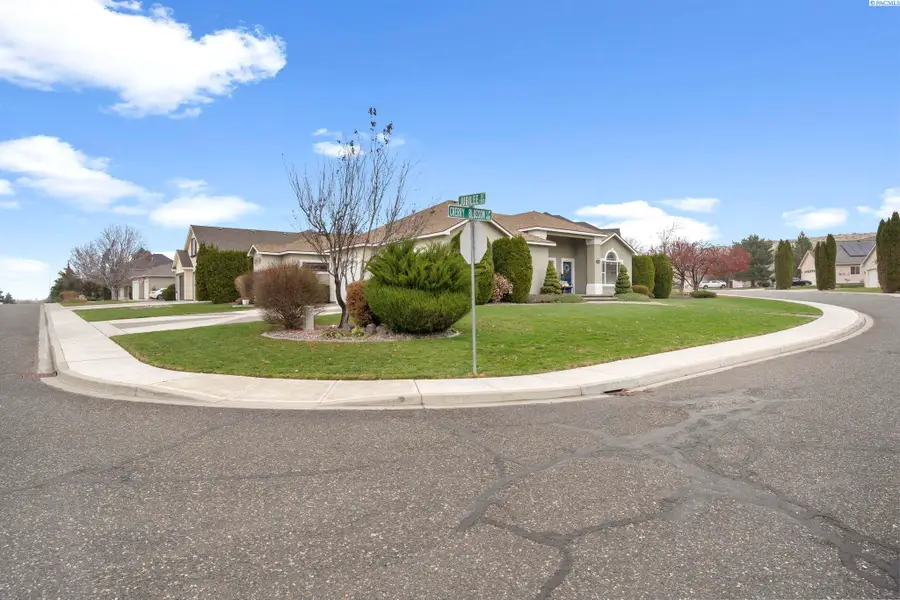 403 Cherry Blossom Loop, Richland, WA 99352 - Image #2