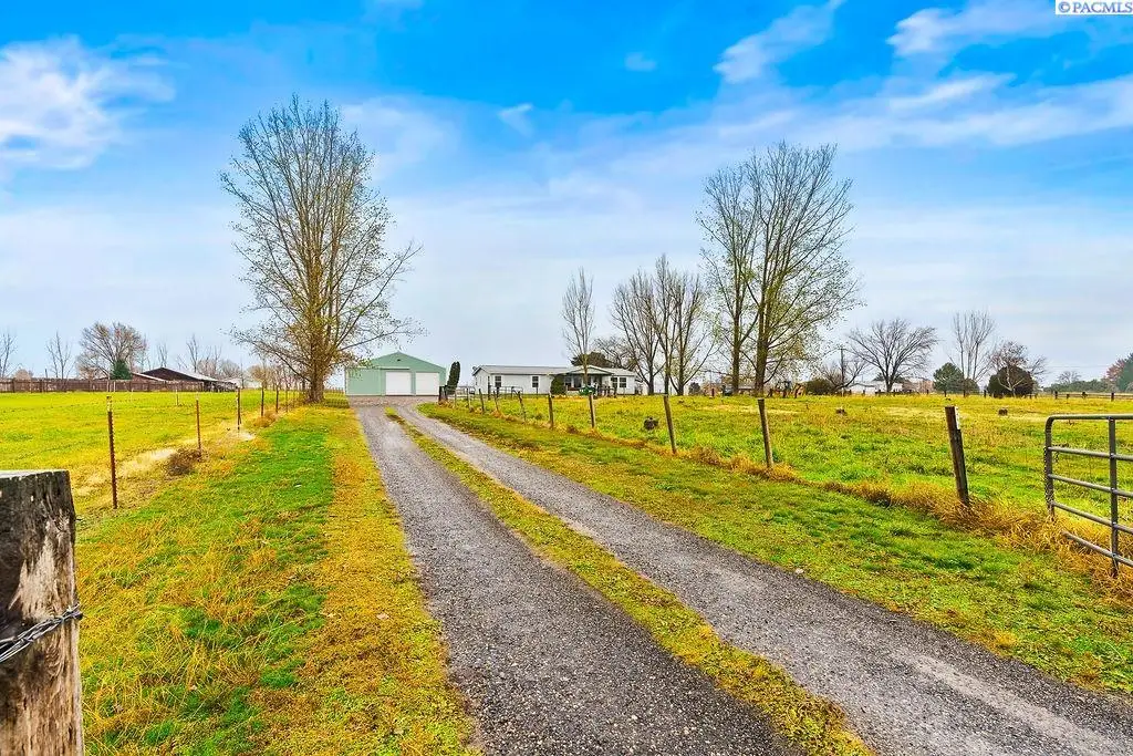 163106 W North River Rd, Prosser, WA 99350 - Image #1