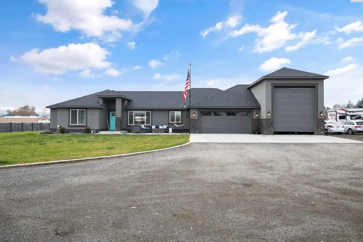 1315 E 19th Ave, Kennewick, WA 99337 - Image #1