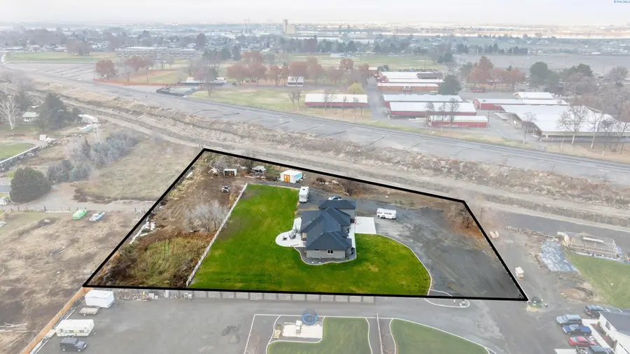 1315 E 19th Ave, Kennewick, WA 99337 - Image #2