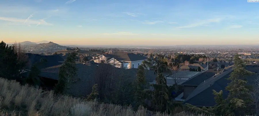 3716 W 49th Ave, Kennewick, WA 99337 - Image #2