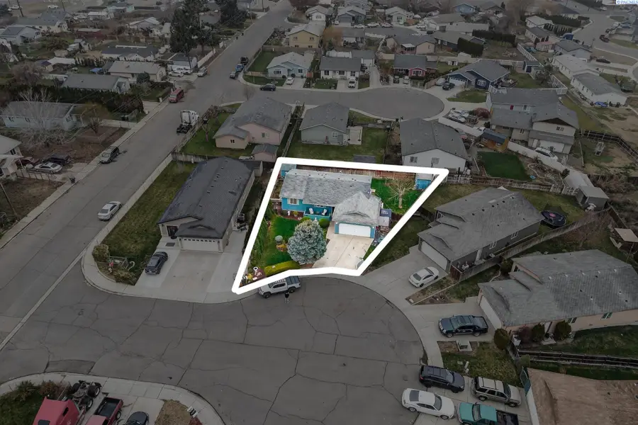 502 Armas Ct, Grandview, WA 98930 - Image #2