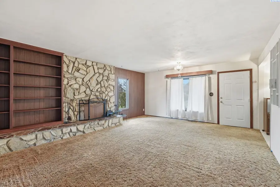 381 Wright Ave, Richland, WA 99352 - Image #2