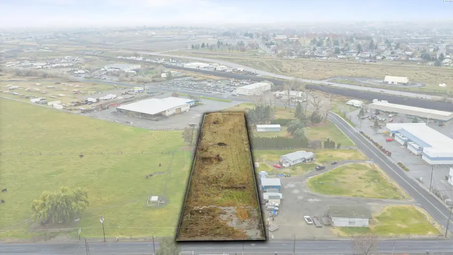 1526 E 3rd Ave, Kennewick, WA  - Image #2