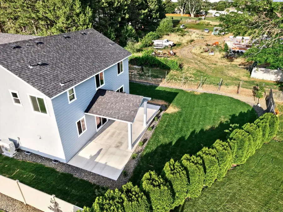 2726 Alvarado Ct., Pasco, WA 99301 - #2