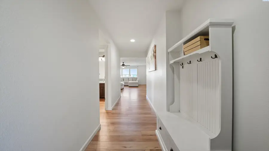 1752 S 13th St, Sunnyside, WA 98944 - Image #3