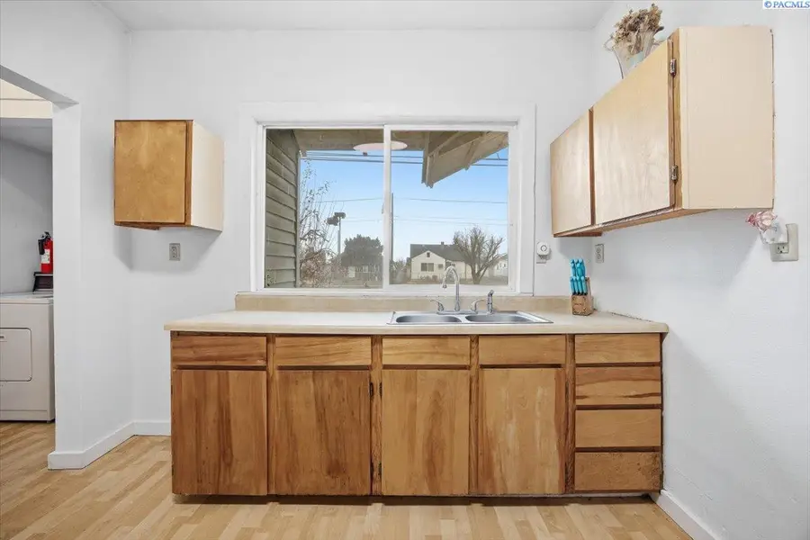 724 S 8th St., Sunnyside, WA 98944 - Image #3