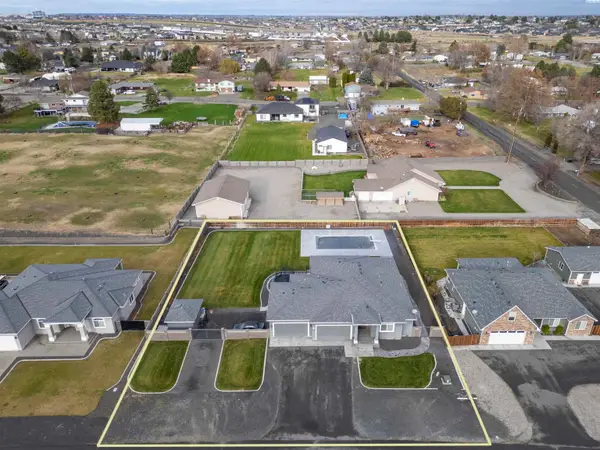 5221 W Richardson Road, Pasco, WA 99301