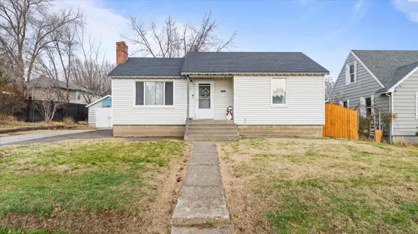 805 Crescent Dr, Grandview, WA 98930