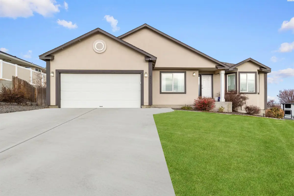 3711 Desert Plateau Dr, Pasco, WA 99301 - Image #1