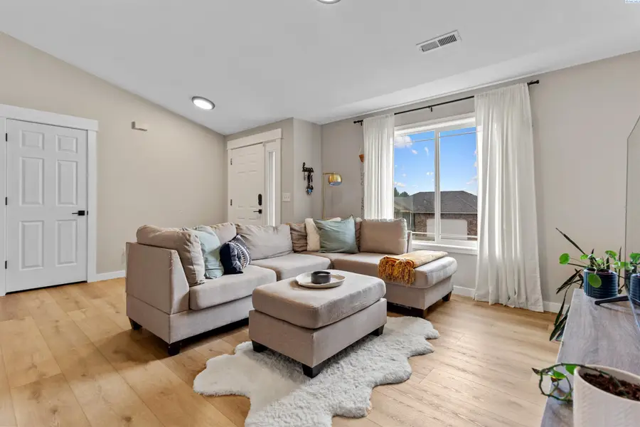 3711 Desert Plateau Dr, Pasco, WA 99301 - Image #3