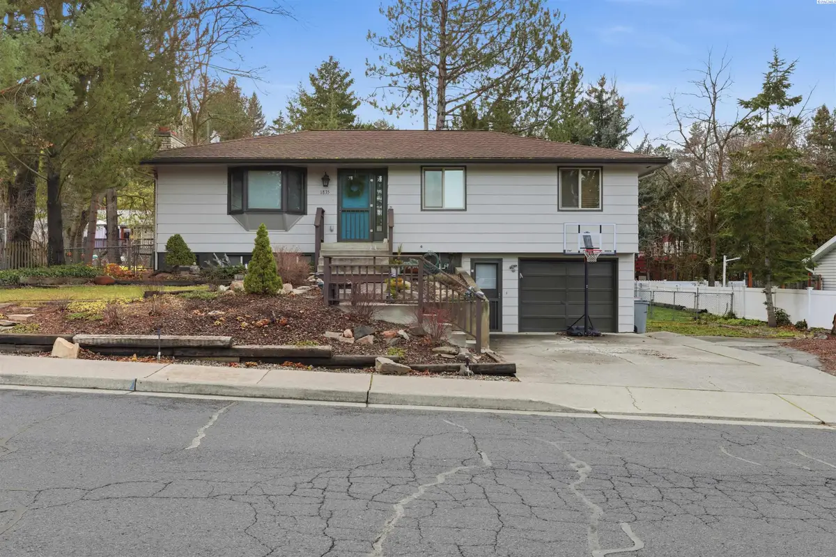1835 NW Turner Dr, Pullman, WA 99163 - Image #1
