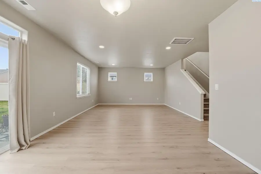2804 S Dawes Pl, Kennewick, WA 99338 - Image #3