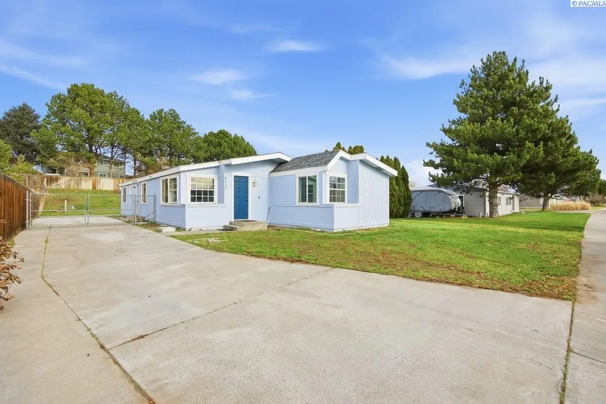 8612 W Arrowhead Ave, Kennewick, WA 99336 - Image #1