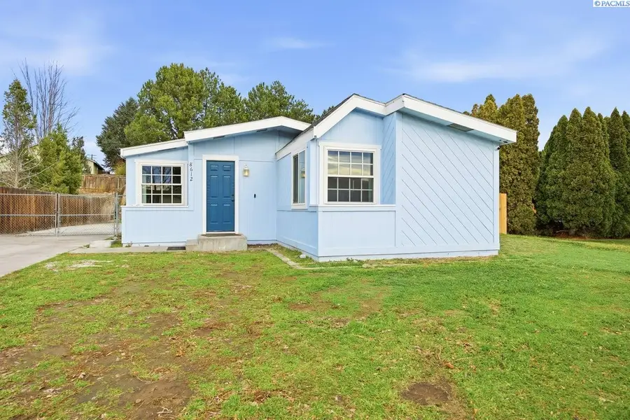 8612 W Arrowhead Ave, Kennewick, WA 99336 - Image #2
