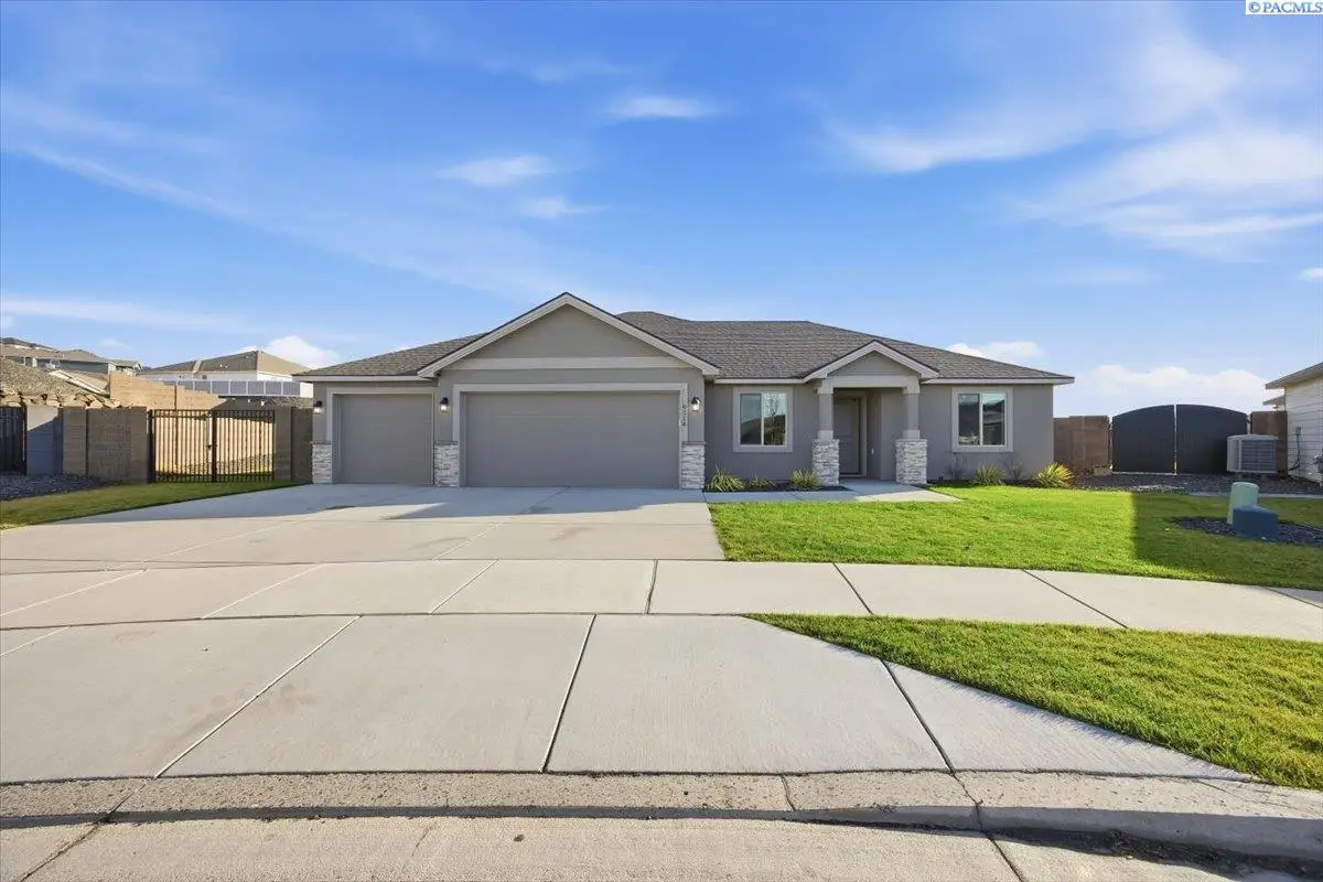 6114 W 32nd Ave, Kennewick, WA 99338 - Image #1
