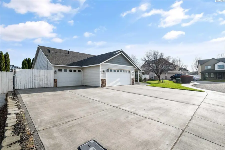 215 S Idaho St, Kennewick, WA 99336 - Image #3