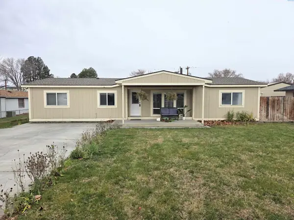 961 N 60th, West Richland, WA 99353