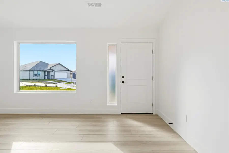 6484 W 29th Ct, Kennewick, WA 99338 - Image #3