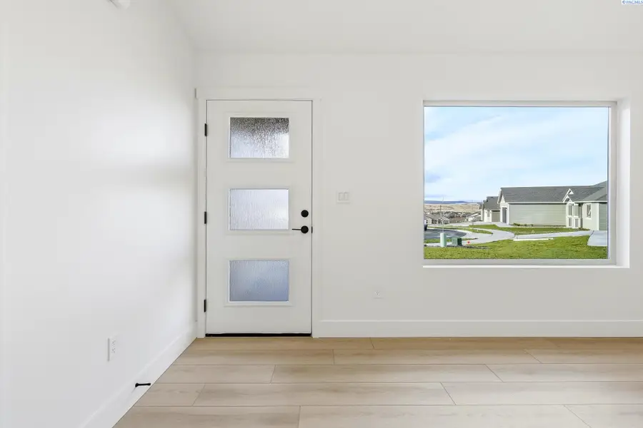 6448 W 29th Ct, Kennewick, WA 99338 - Image #3