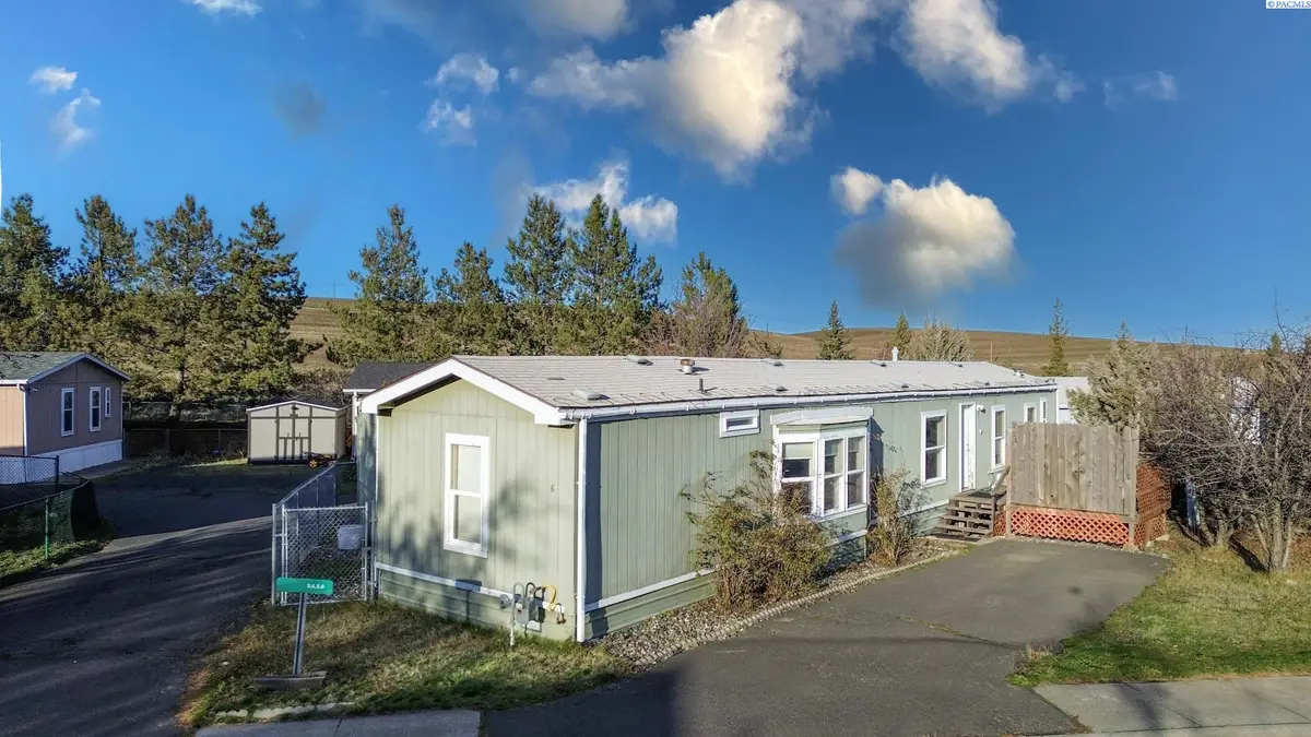 260 NW Golden Hills Dr #6, Pullman, WA 99163 - Image #1