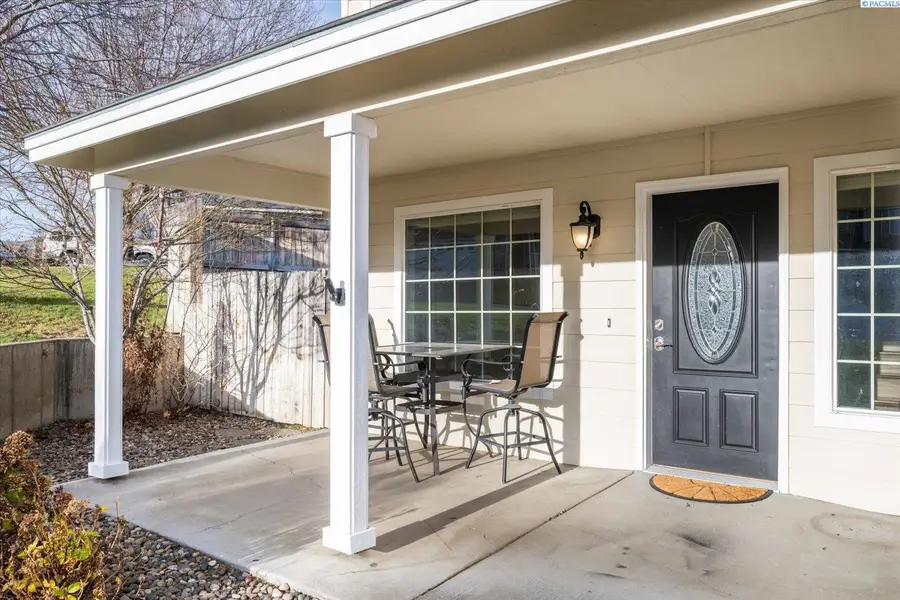 2510 W 35th Avenue, Kennewick, WA 99352-8840 - Image #2