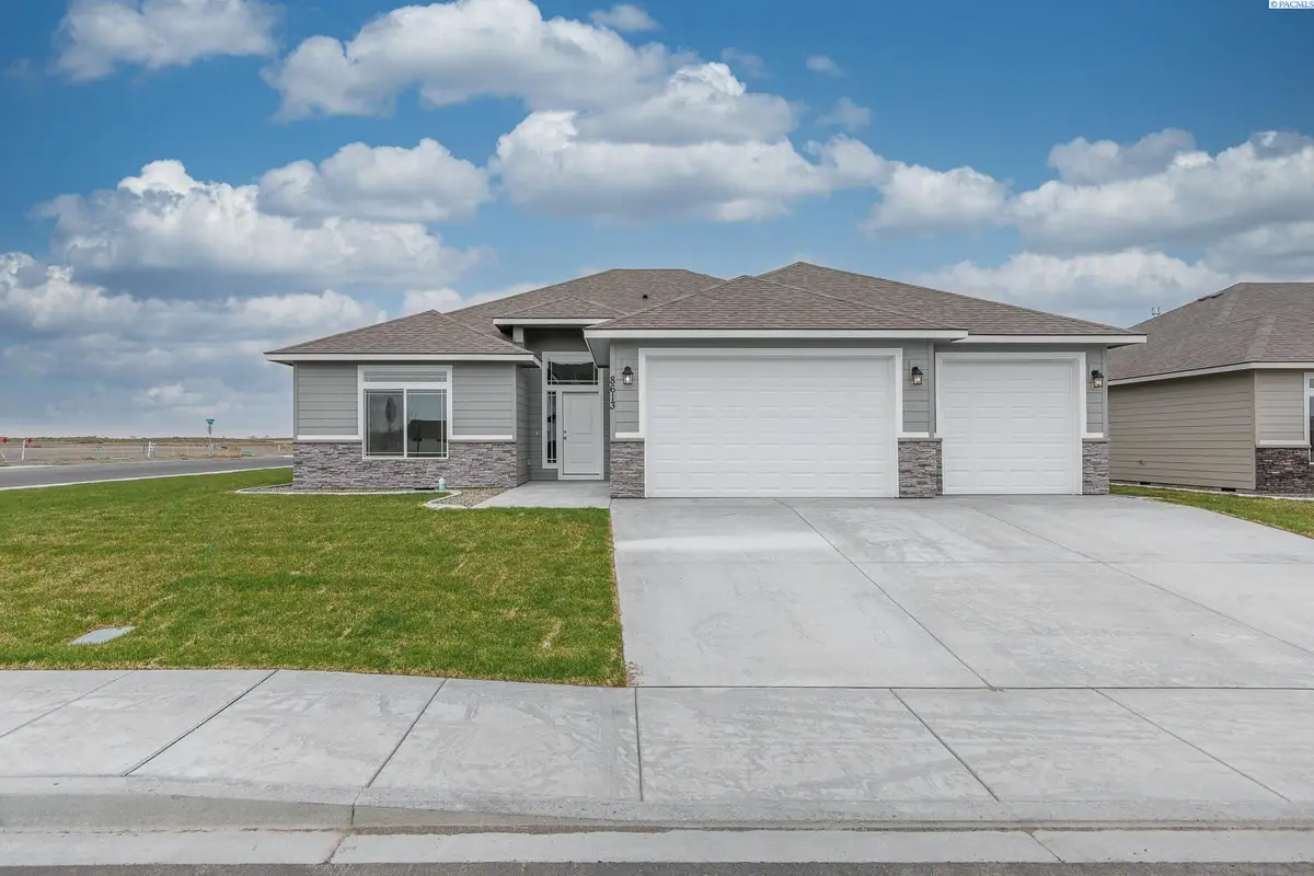 8705 Dusty Maiden Dr, Pasco, WA 99301 - Image #1