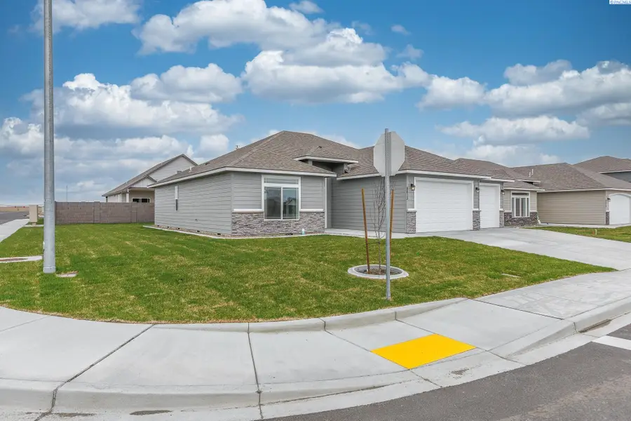 8705 Dusty Maiden Dr, Pasco, WA 99301 - Image #3