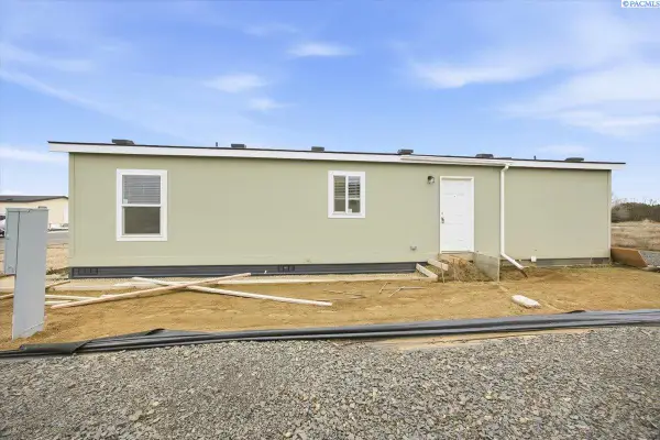 2681 E Edison Ave #30, Sunnyside, WA 98944