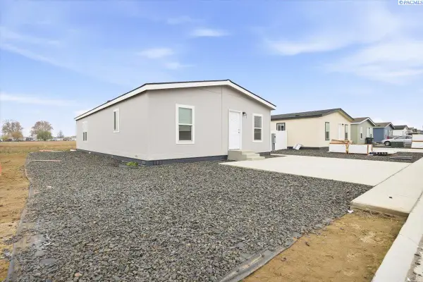 2681 E Edison Ave #31, Sunnyside, WA 98944