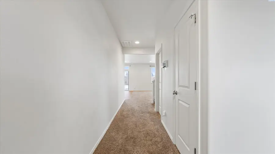 615 E 21st Ave, Kennewick, WA 99337 - Image #3