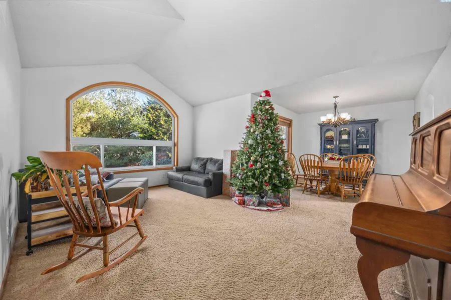 625 Edith St, Burbank, WA 99323 - Image #3