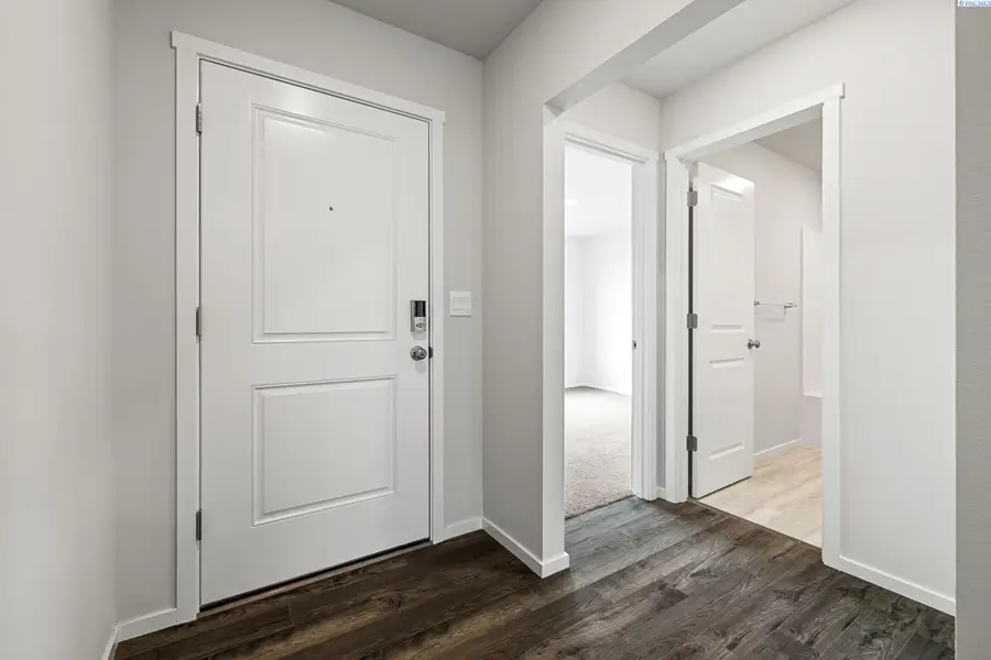 11324 Buckingham Dr, Pasco, WA 99301 - Image #2