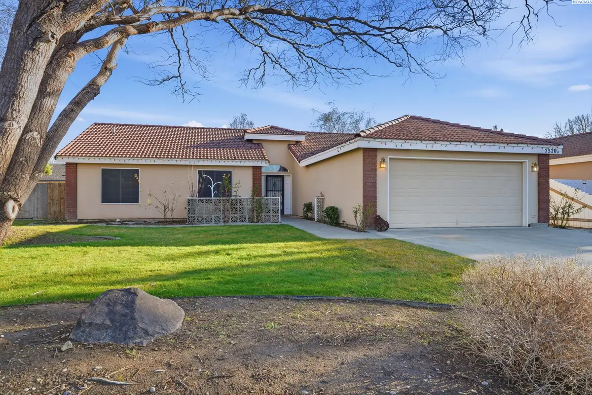 2520 Royal Palm Ave, West Richland, WA 99353-7774 - Image #1