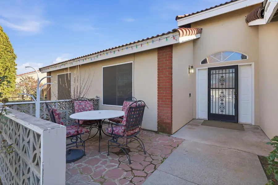 2520 Royal Palm Ave, West Richland, WA 99353-7774 - Image #2