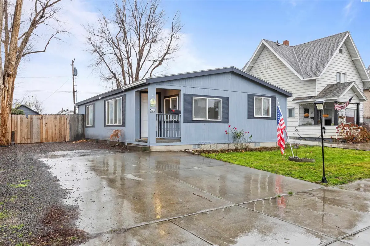 11 W 2nd Ave, Kennewick, WA 99336 - #1