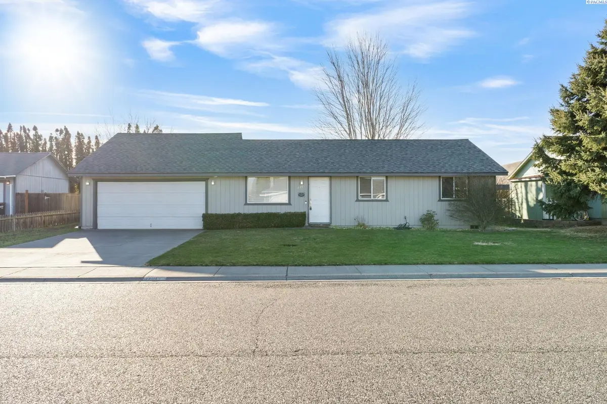 4721 Forsythia St, West Richland, WA 99353 - Image #1
