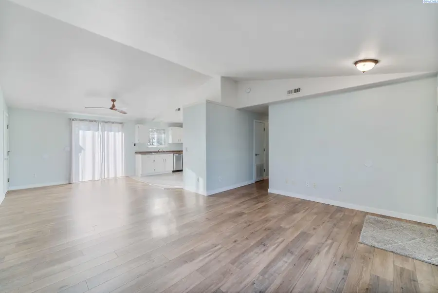 4721 Forsythia St, West Richland, WA 99353 - Image #3