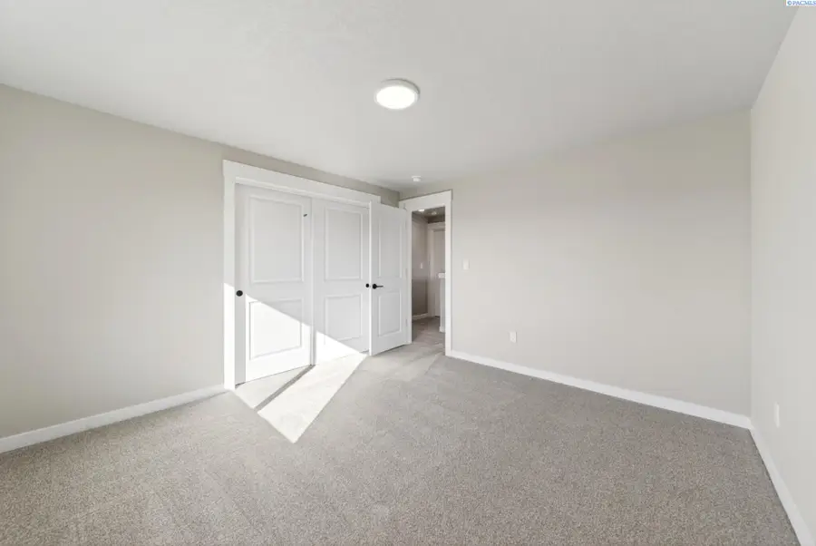 2722 Alvarado Ct., Pasco, WA 99301 - #3