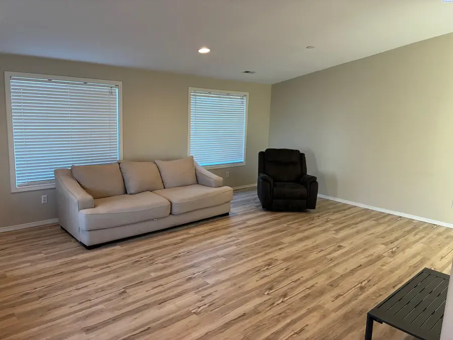 9316 Welsh Dr, Pasco, WA 99301 - Image #3